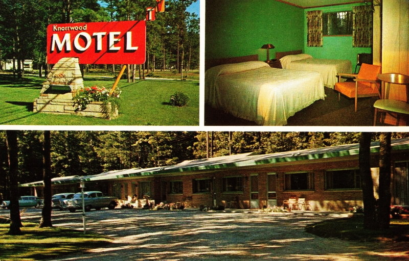 Knorrwood Motel (Four Seasons Motel) - Vintage Postcard (newer photo)